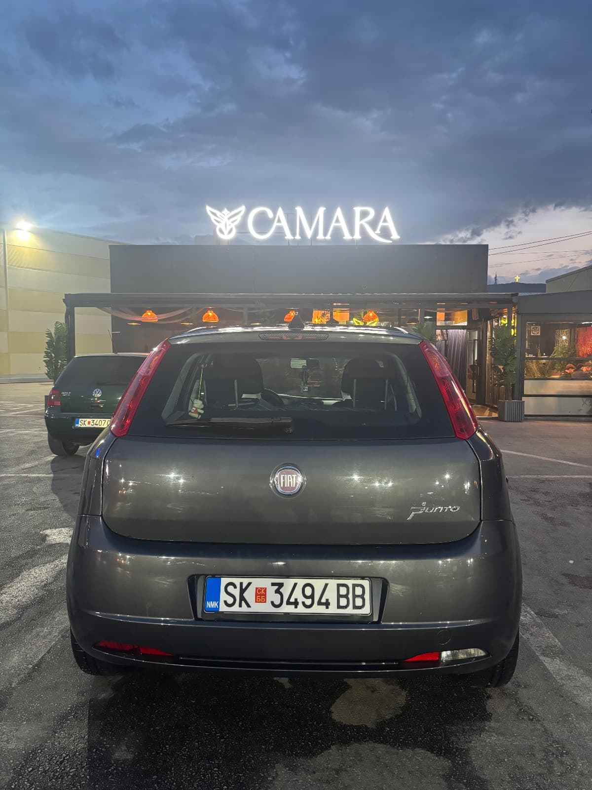 Fiat Punto сив хечбек — 1/4
