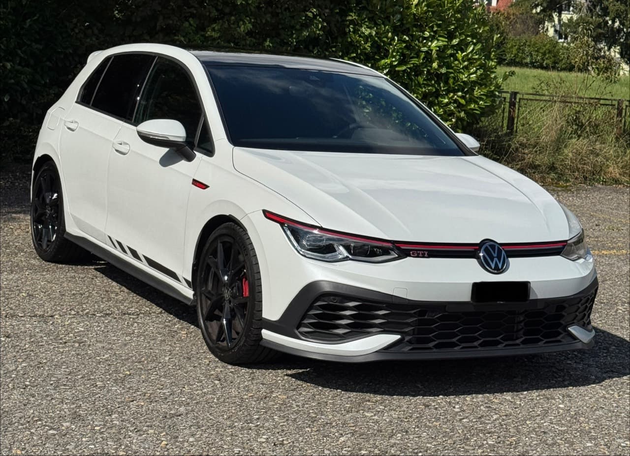 Volkswagen Golf GTI — 1/8