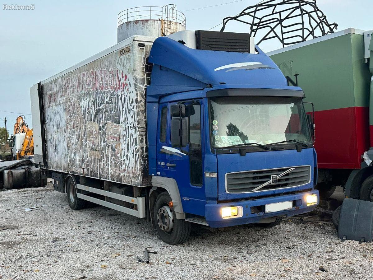Volvo FL220 ладилник 7.20 м, 2001 — 1/6