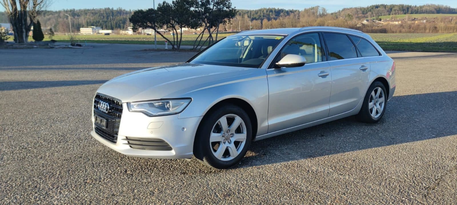 Audi A6 Avant караван сребрен — 1/6